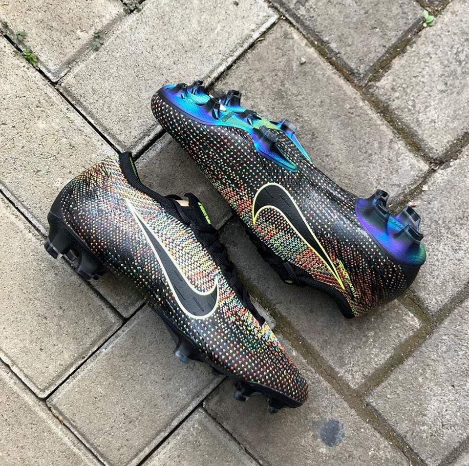 Einzigartige Nike iD Mercurial Vapor 12 Multicolor Fu ballschuhe